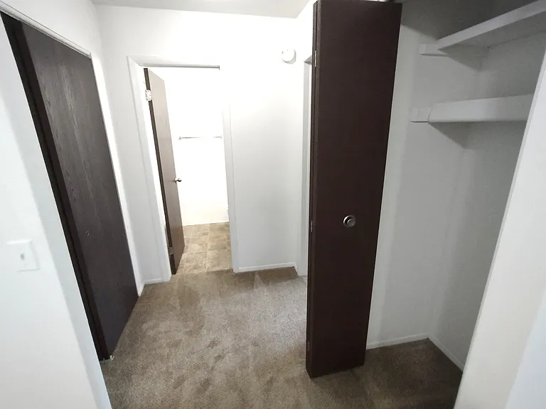Charter Oaks Apartments — Photo 44