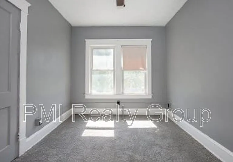 12203 Castlewood Ave — Photo 23