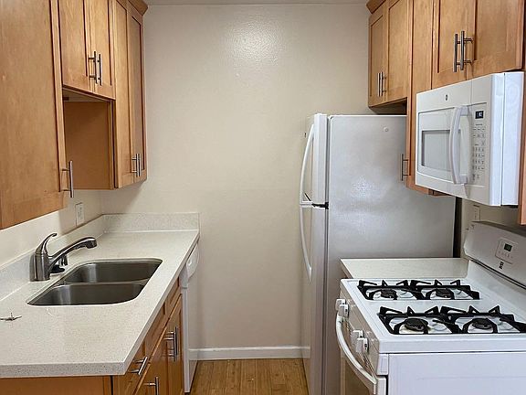 3rd image of 2627 5th St #3