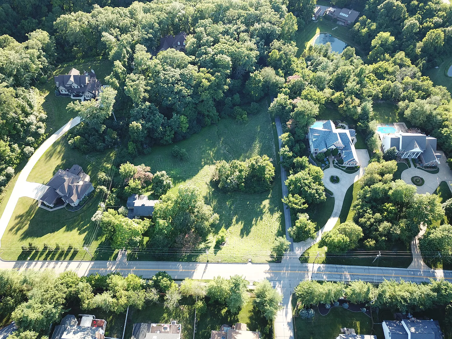1701 Wilson Ave photo 1