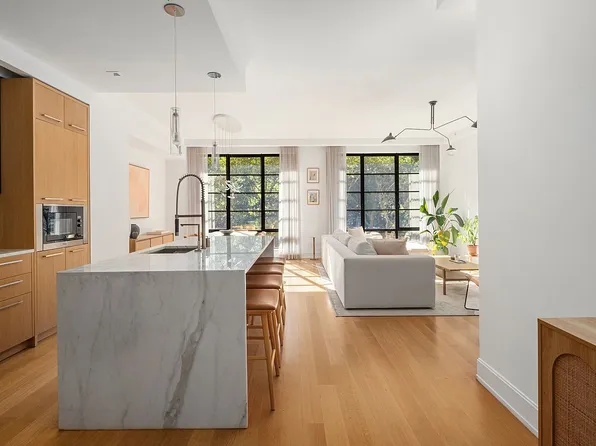 204 Forsyth St #4S, New York, NY 10002