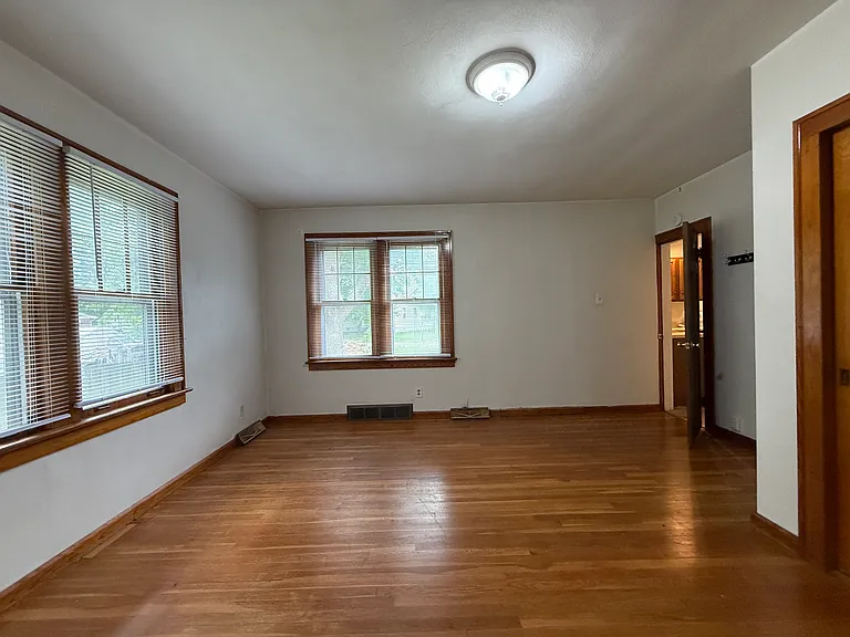 3201 Roland Ave #3201 — Photo 4
