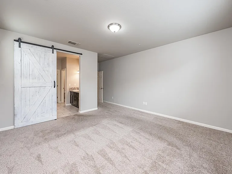 3555 Encino Ave — Photo 22