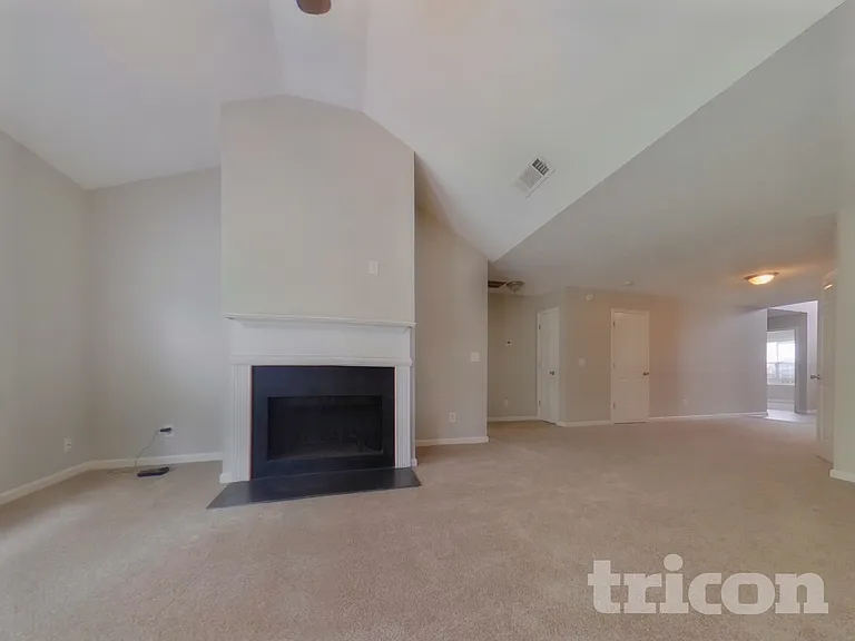 6452 Shadow Ct — Photo 2
