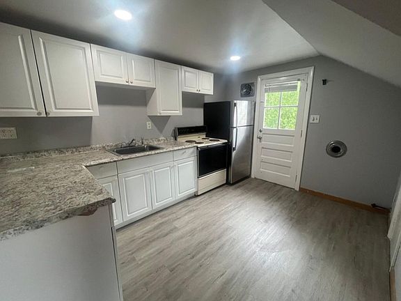 4th image of 1268 Old Colony Rd #2