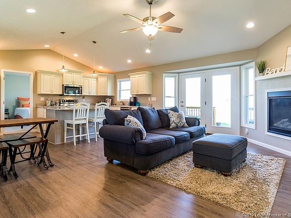2nd image of 3095 Jones Ct