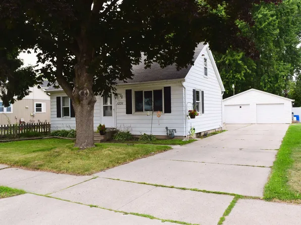 1231 Doblon St, Green Bay, WI 54302