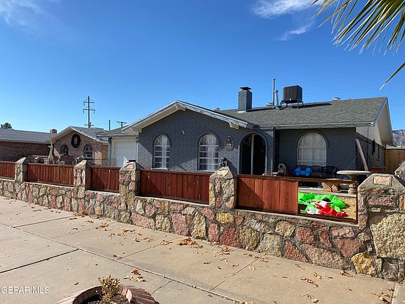 2nd image of 10709 Fort Worth St