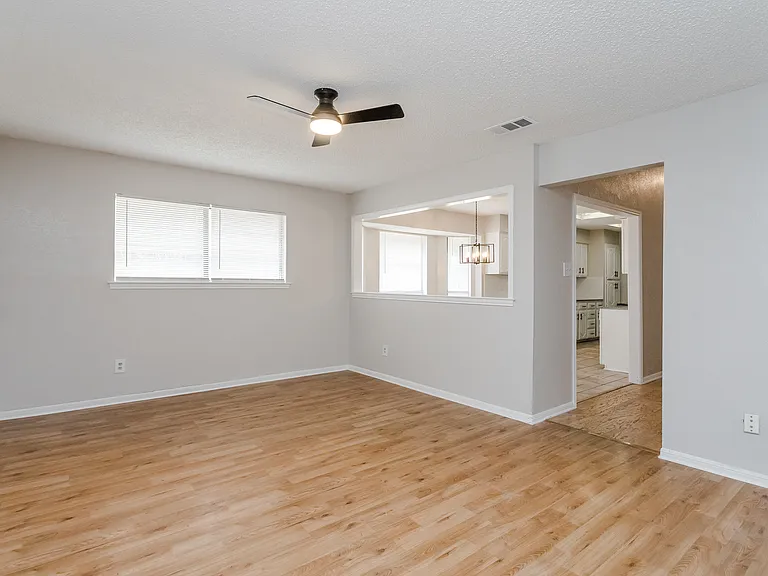 4617 Olympia Dr — Photo 31