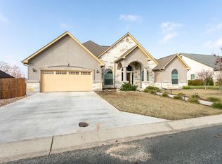 207 Riley Ln, Fredericksburg, TX 78624