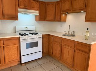 19436 Lull St #C, Reseda, CA 91335