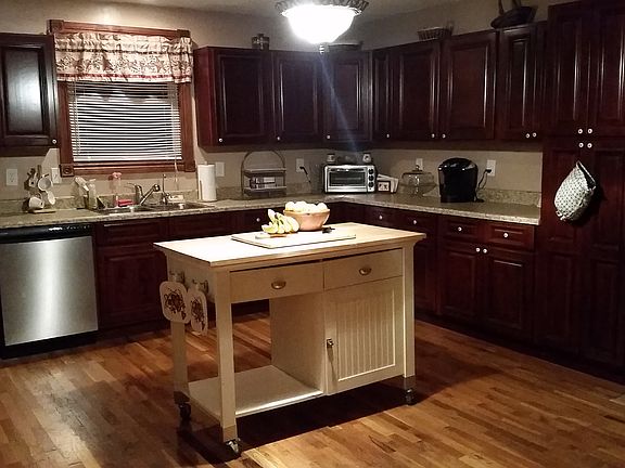 5th image of 158 Riverview Ln