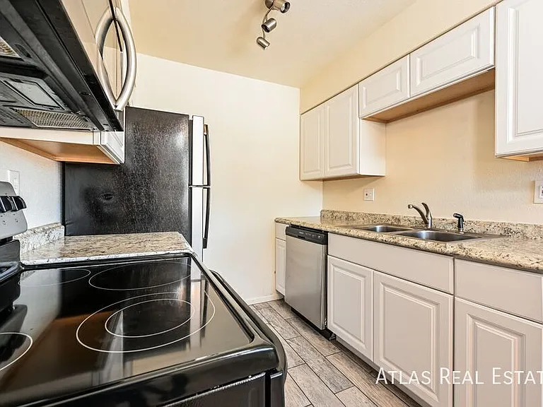 632 South St — Photo 9