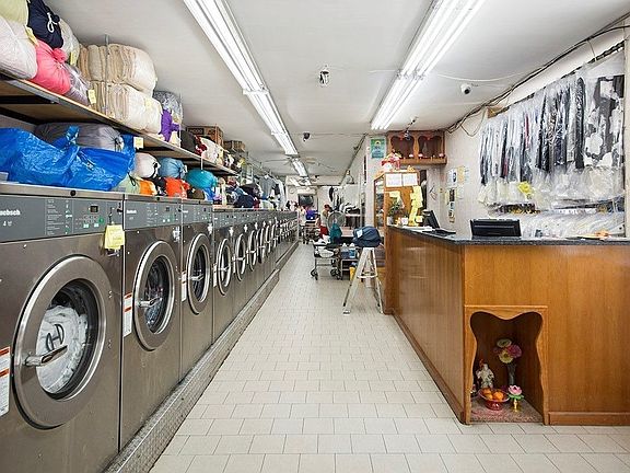 3rd image of 129 E 29th St APT 2F