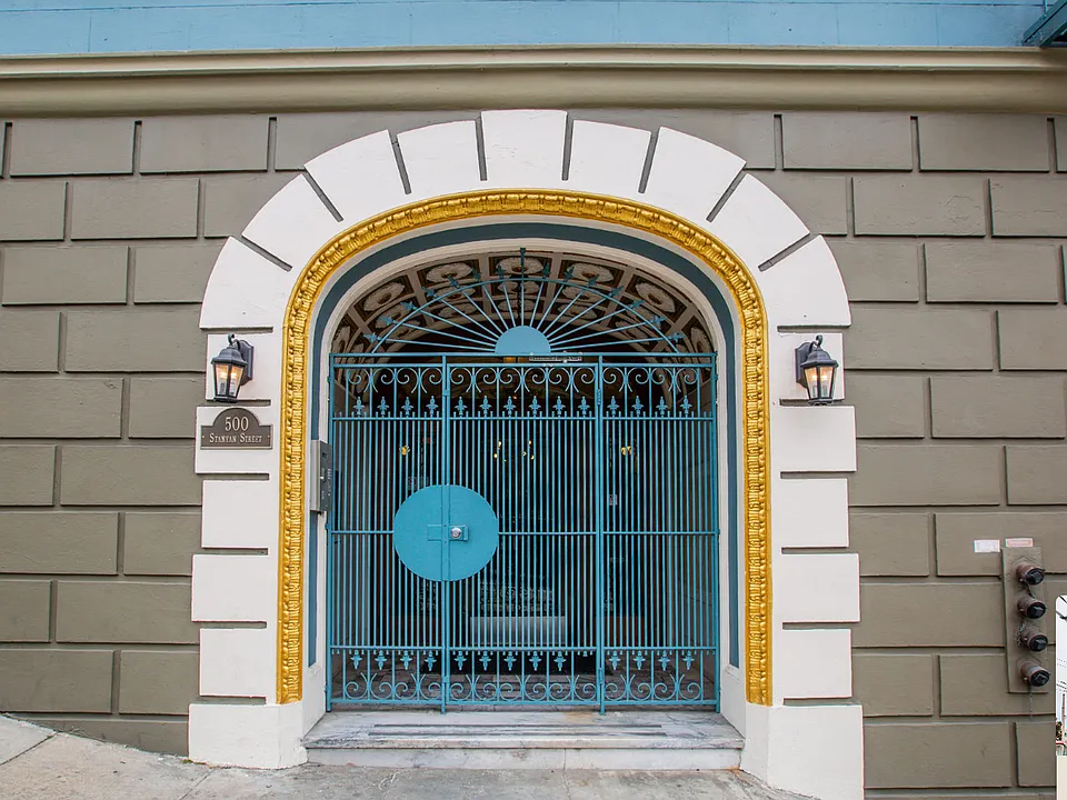 Main entrance door of the apartment building at 500 Stanyan St, San Francisco, CA 94117, USA