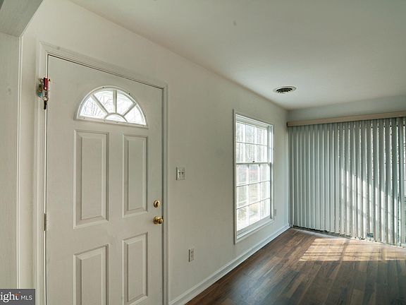 3rd image of 4218 Fairglen Dr