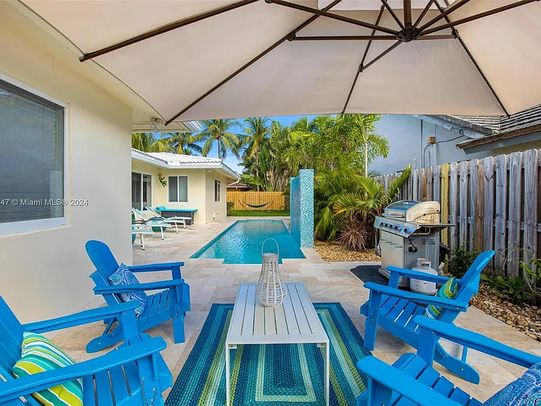 290 Tropic Dr — Photo 23