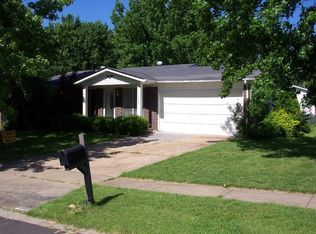 1252 Bellabrook Dr, Saint Louis, MO 63137
