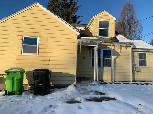 121 Circle Rd, North Syracuse, NY 13212