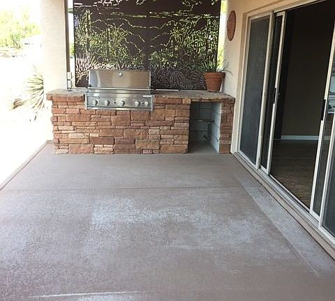 3rd image of 2052 E Desert Greens Dr