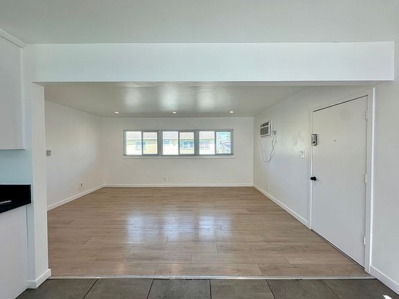 4th image of 869 Glenway Dr #2