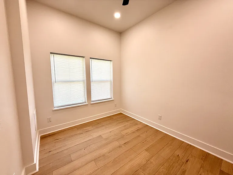 921 S Franklin Dr — Photo 13