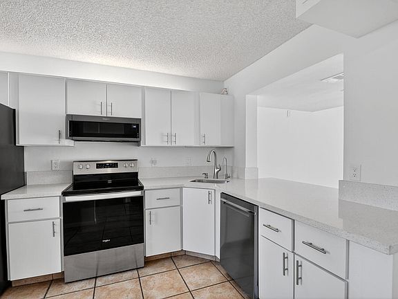 4th image of 212 Foxtail Drive #G