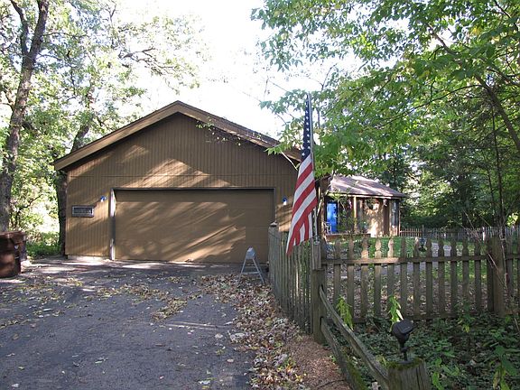 2nd image of 6810 Woodcrest Pkwy