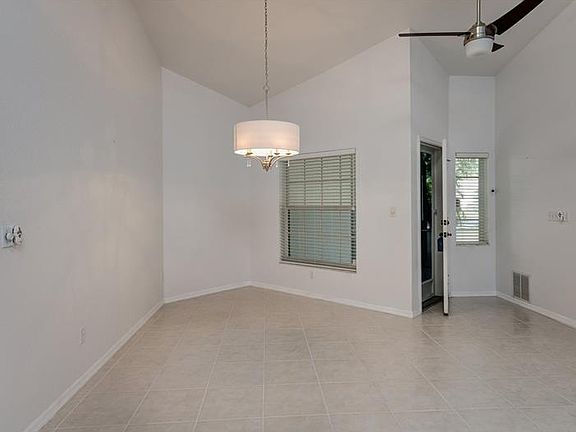 2nd image of 1137 Live Oak Cir