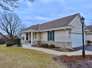 W141N9730 Knollcrest Cir, Germantown, WI 53022