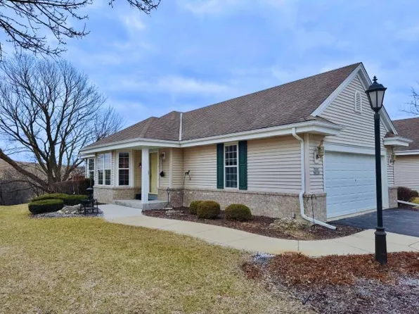 W141N9730 Knollcrest CIRCLE, Germantown, WI 53022
