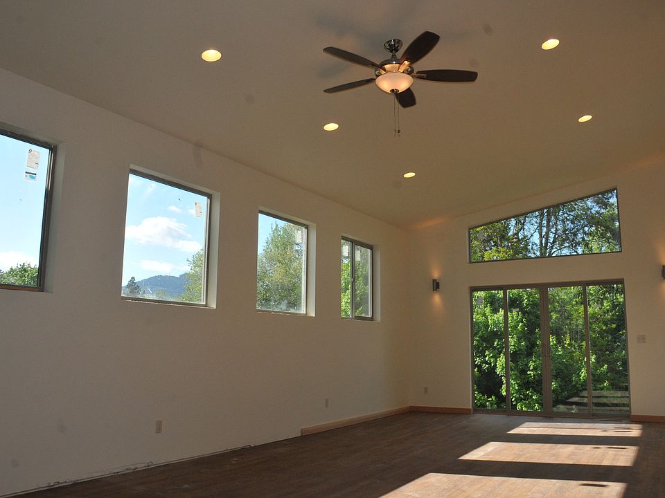 2nd image of 1206 Montello Ave