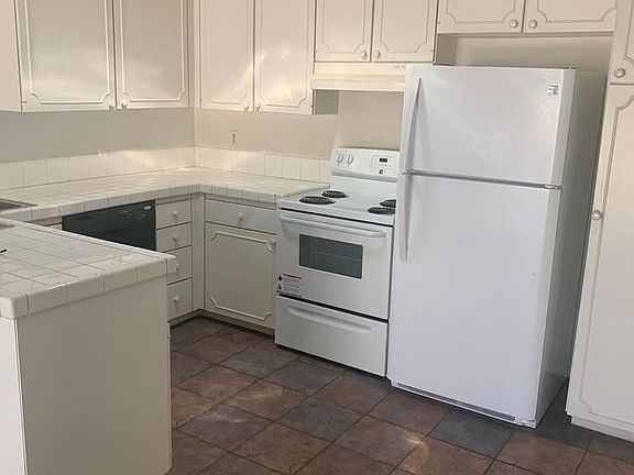 3rd image of 2109 Woodglen Pl