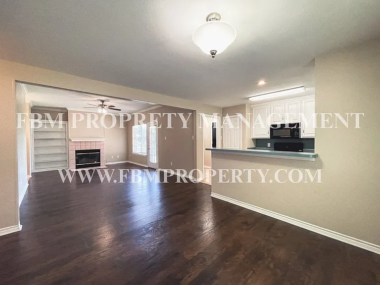 505 E Burnett St — Photo 5