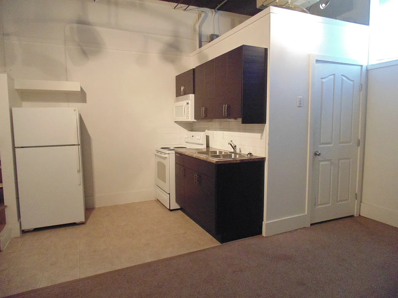 160 Johnson Ave — Photo 2