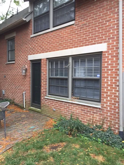 617 Mohawk St #BRICK HOUSE