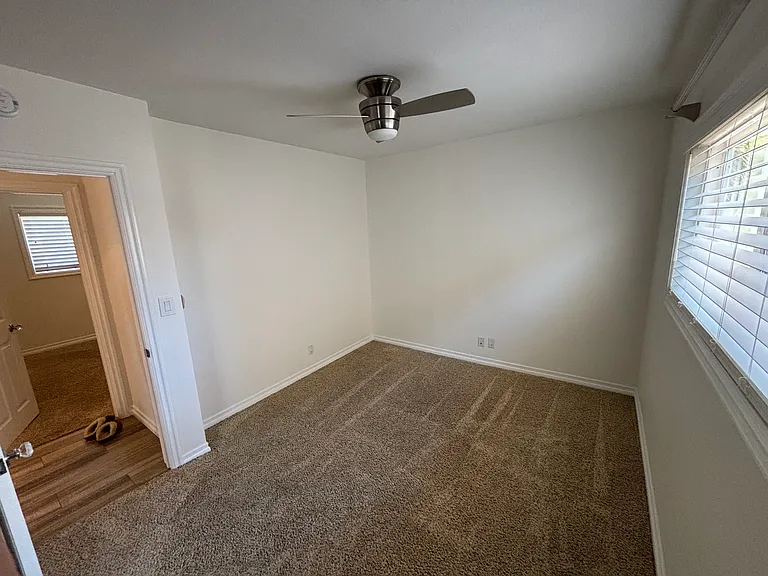 412 1/2 Dahlia Ave — Photo 12