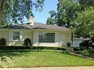 32495 Sheridan Dr, Beverly Hills, MI 48025