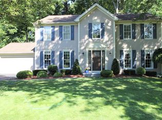 297 Macintosh Dr, Rochester, NY 14626