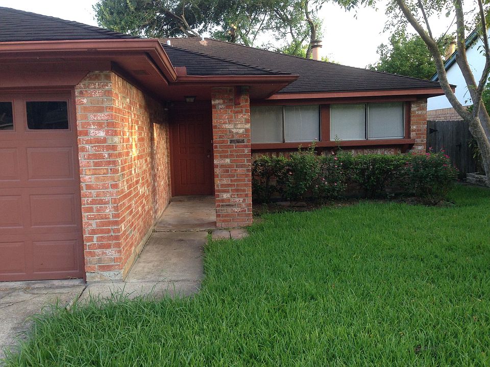 1st image of 16223 Camino Del Sol Dr