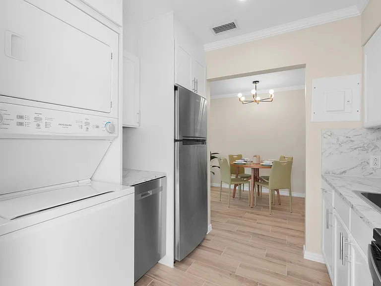 1541 NE 15th Ave #1541 — Photo 12