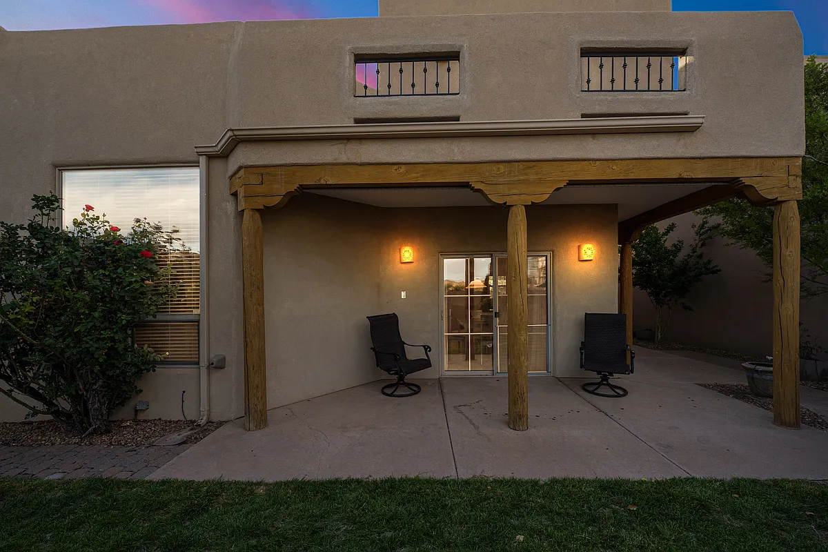 Building Photo - 8860 Desert Fox Way NE