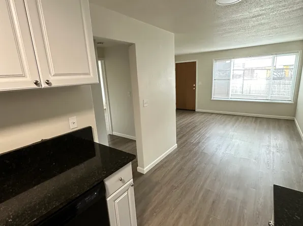 6201 24th Ave NW APT 16, Seattle, WA 98107