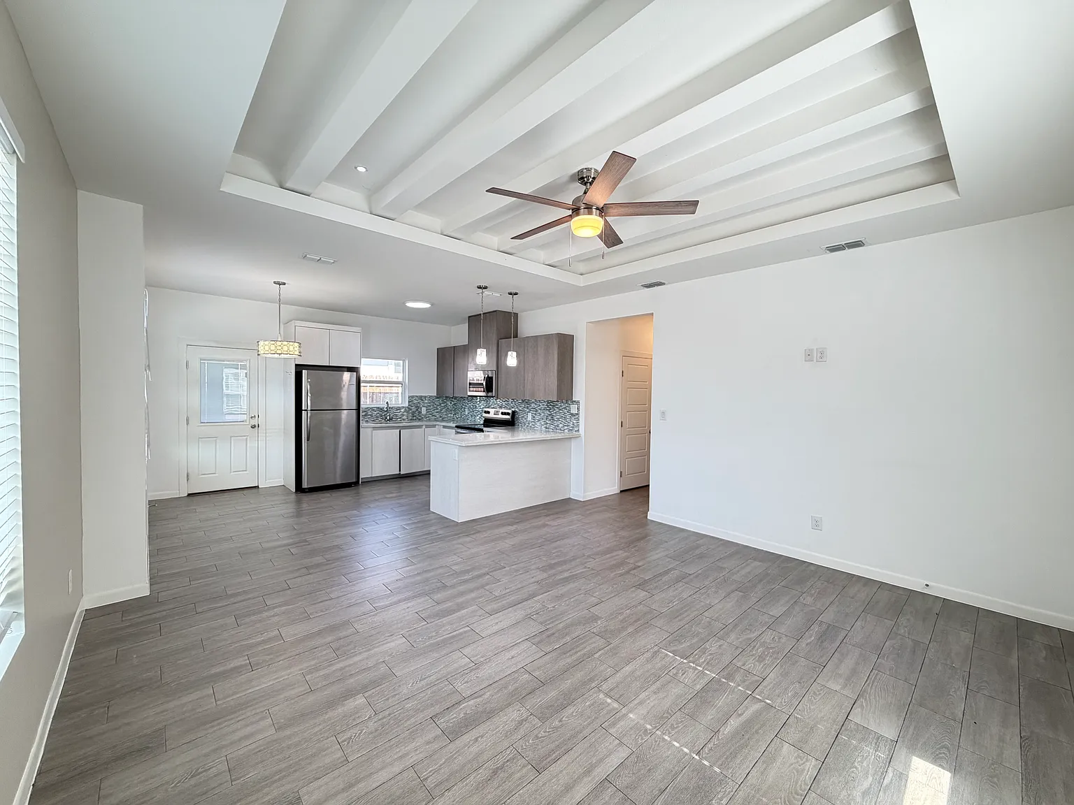 2 bed, 965 sqft, $1,195 — Photo 2