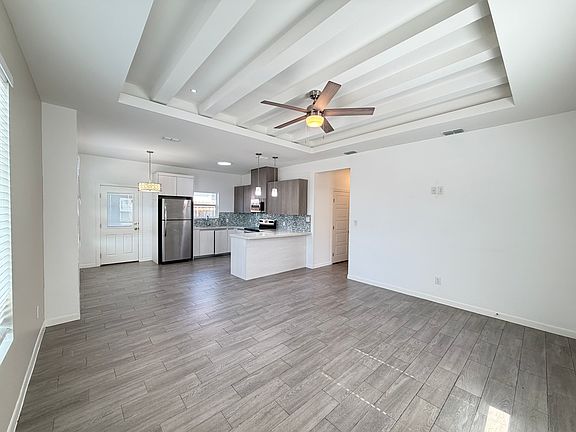 2nd image of 909 W Carmel Ave #2