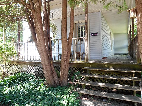 2nd image of 15 Stevens St