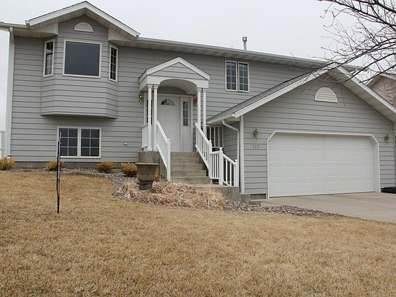 2nd image of 125 Skyline Dr NW