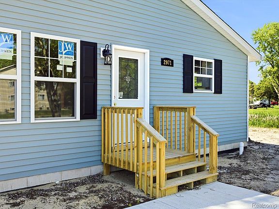 3rd image of 2971 Beach Rd