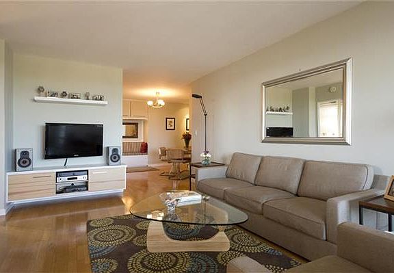 3rd image of 5700 Arlington Ave APT 9H