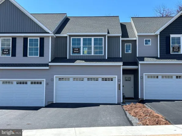 132 Magnolia Dr, Middletown, PA 17057